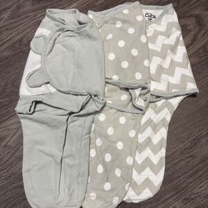 Comfy Cubs Velcro Swaddles